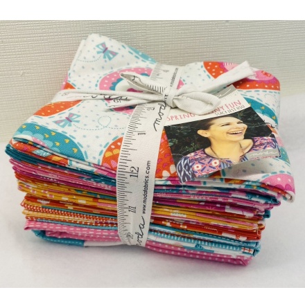 Fat Quarter Bundle Spring Bunny Fun (16890)